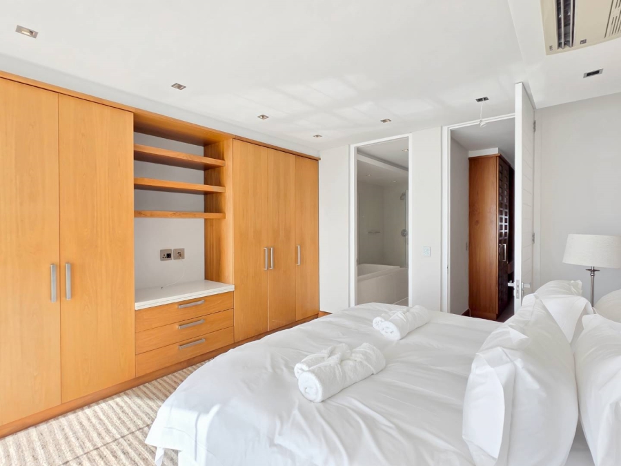 2 Bedroom Property for Sale in Sea Point Western Cape